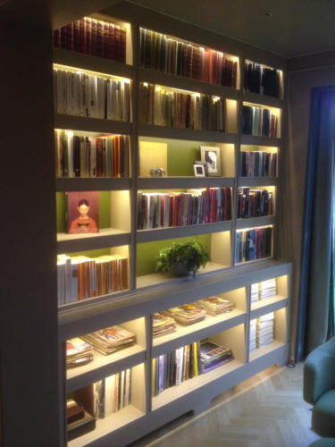 Bookcase with intergrated lighting